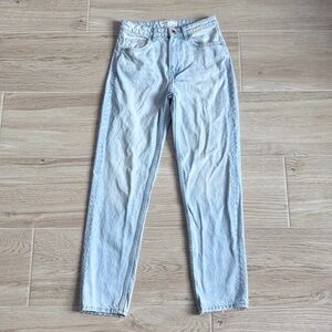 Bershka Mom Jeans High Waist Light Blue Wash